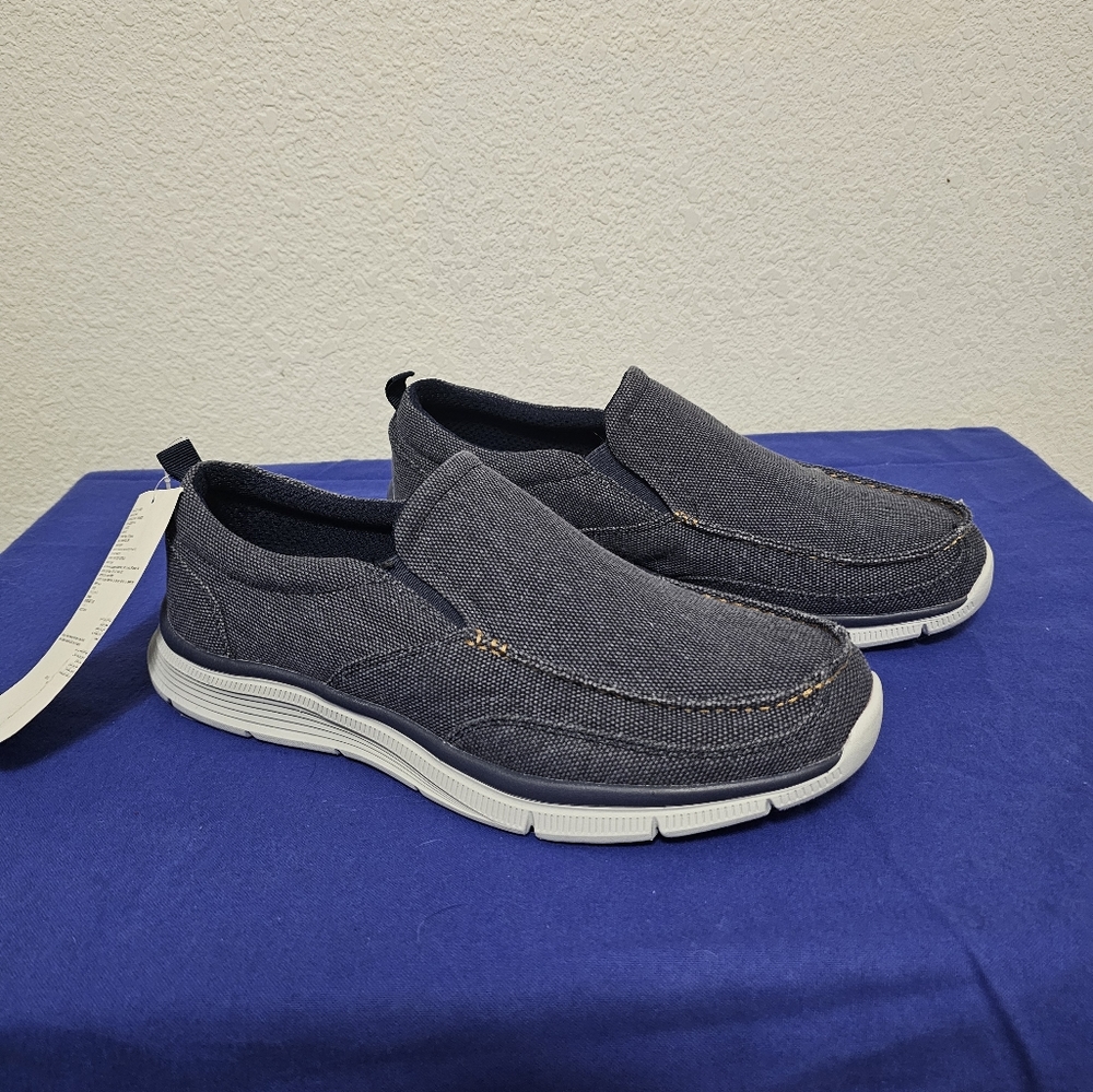 Men's navy blue slip on shoes